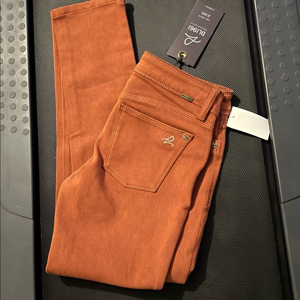 DL 1961. 4WAY stretch 360. Comfort Angels mid rise skinny ankles